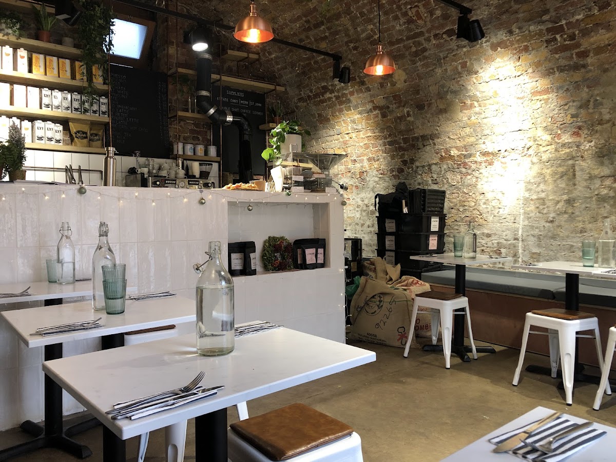 Ze-Ze Café & Wine Bar